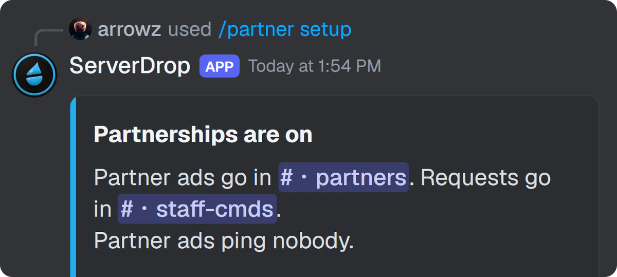 A resposta do bot ao /partner setup, com uma prévia do anúncio do servidor.